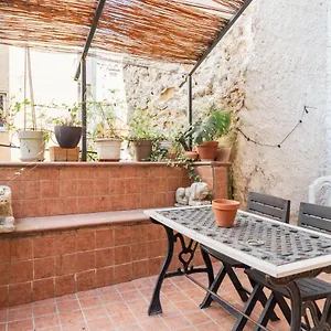 https://appartamento-in-pieno-centro-storico-con-terrazzo-ovicariello.hotels-amalfi.com